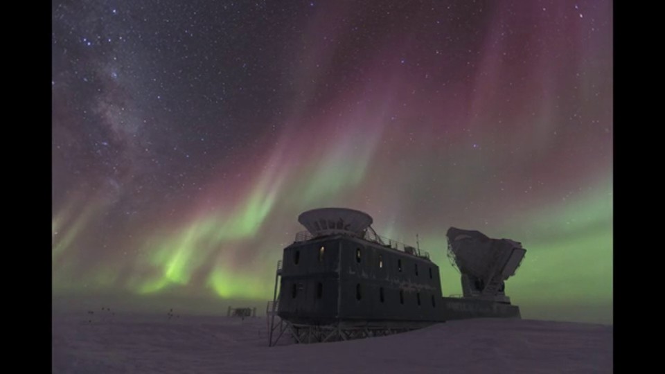 Auroras over the South Pole – Collection of time-lapses from the 2014 winter season